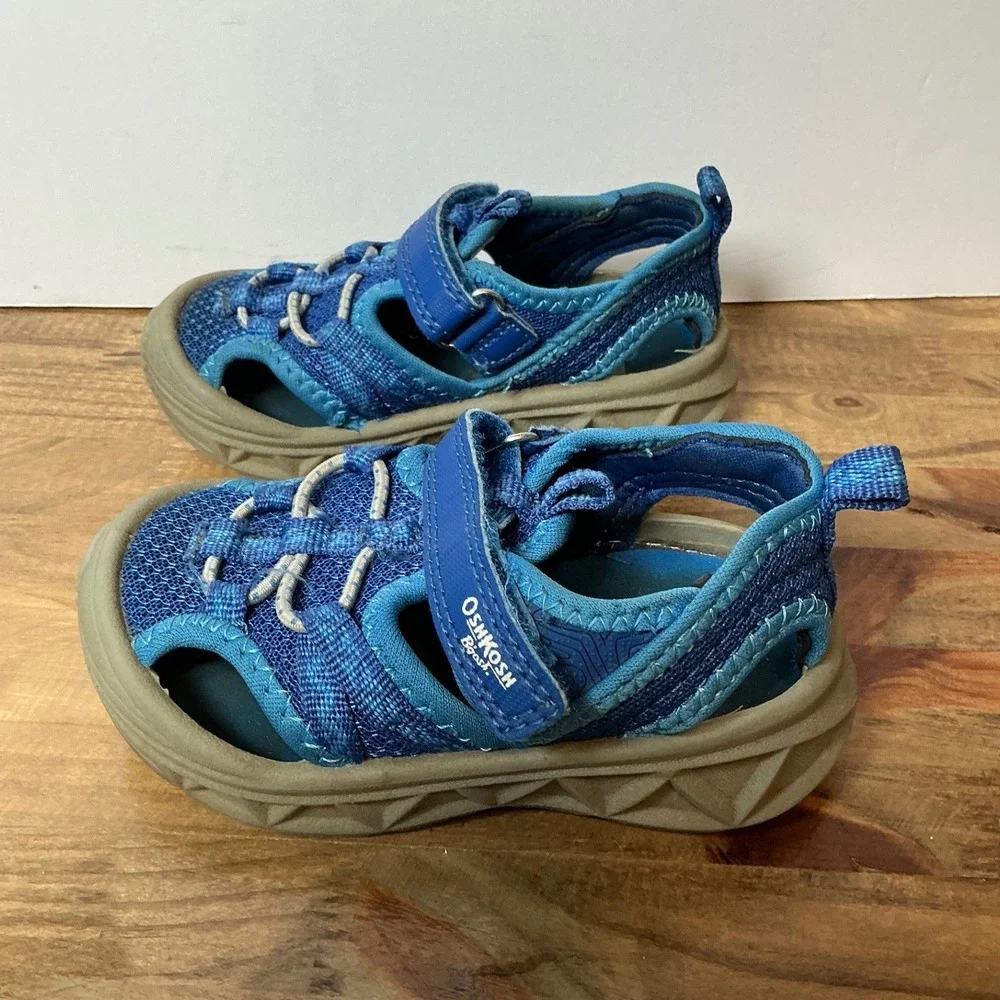 OshKosh B'gosh Water Sandals Toddler Size 6 Blue Closed Toe Washable Bump Toe